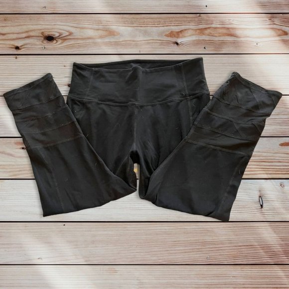 Black Athleta Crops Size Large - Picture 3 of 6